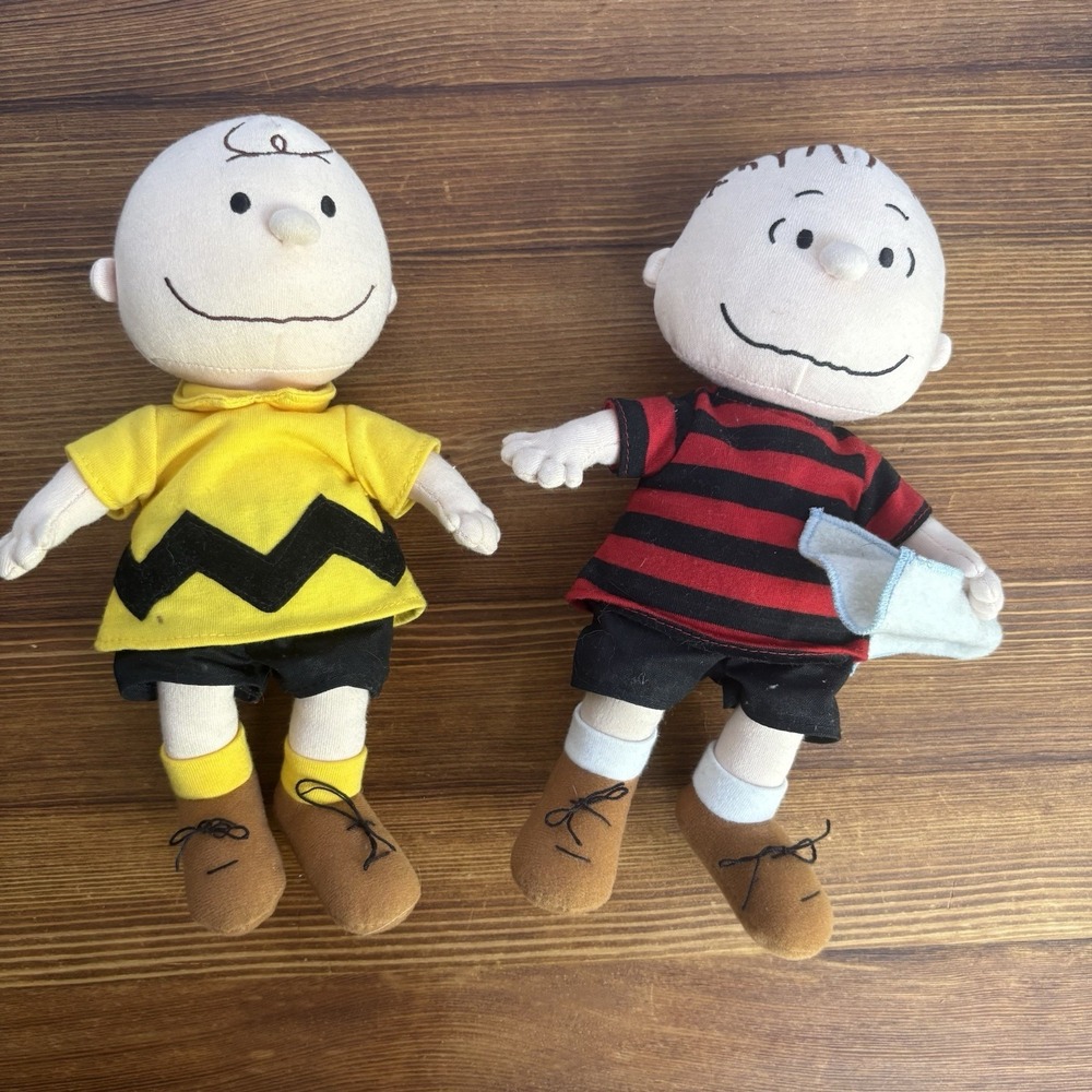 2010 Madame Alexander Charlie‎ Brown & Linus Peanuts Plush Dolls Lot of 2